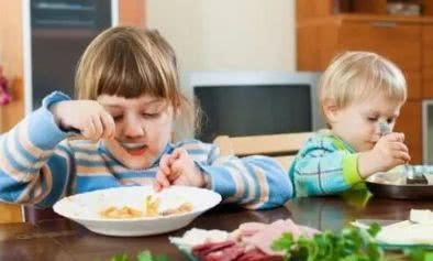 女孩回复干啥吃瓜,揭秘网络社交中的趣味互动